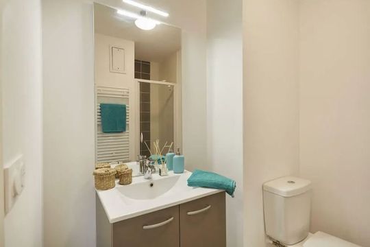 Étudiante Nemea Villeneuve Pont de Bois - VILLENEUVE D'ASCQ