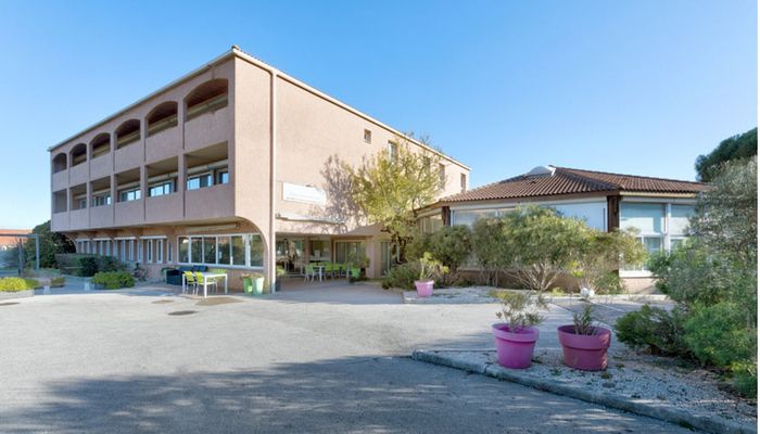 Colisée Les Jardins de Valtrede - CHATEAUNEUF LES MARTIGUES
