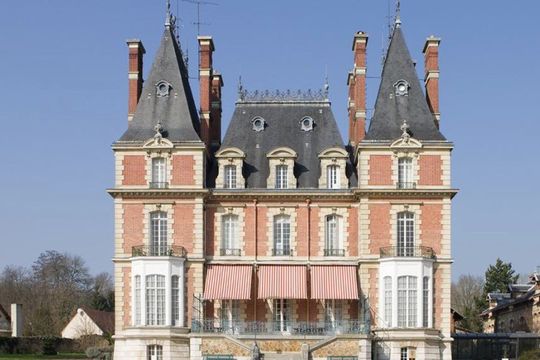 Renaissance Château Fontaine aux Cossons - VAUGRIGNEUSE