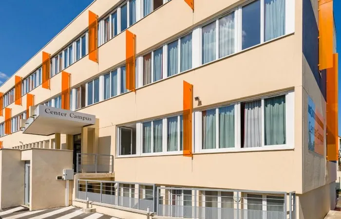 Studently Center Campus - MASSY
