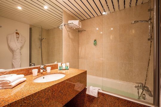 Garden&City Le M & Spa Bordeaux Aeroport - MERIGNAC