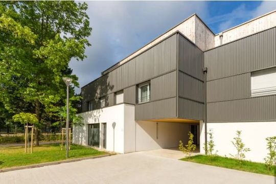 STUDENTLY - Les Arlézines - CARQUEFOU