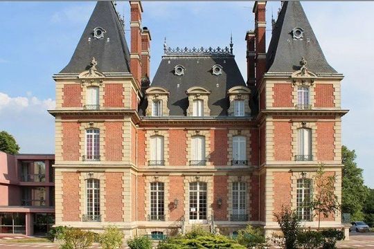 Renaissance Château Fontaine aux Cossons - VAUGRIGNEUSE