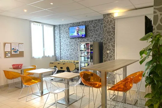 Studently Center Campus - MASSY