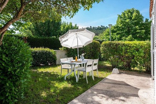 Zenitude Comfort Aparthotel Mandelieu - MANDELIEU LA NAPOULE