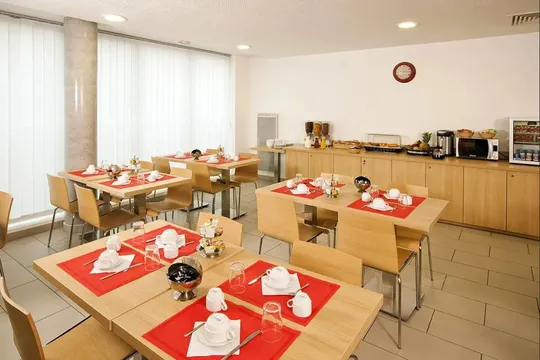 Etudiante Les estudines Arago - MONTREUIL