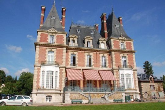 Renaissance Château Fontaine aux Cossons - VAUGRIGNEUSE