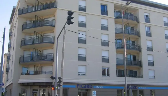 Cardinal Campus Nova Park Bron - BRON