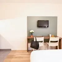 Comfort Aparthotel Versailles Saint-Cyr - SAINT CYR L'ECOLE