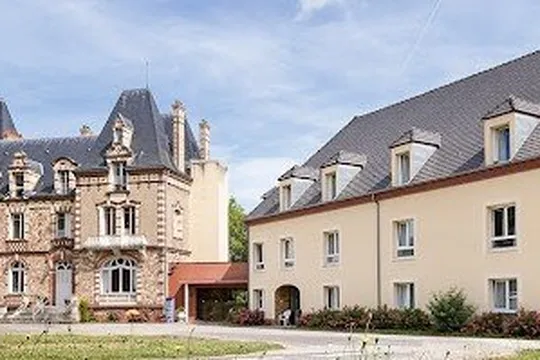 Colisée Château du Haut-Venay - SAINT LUBIN DES JONCHERETS