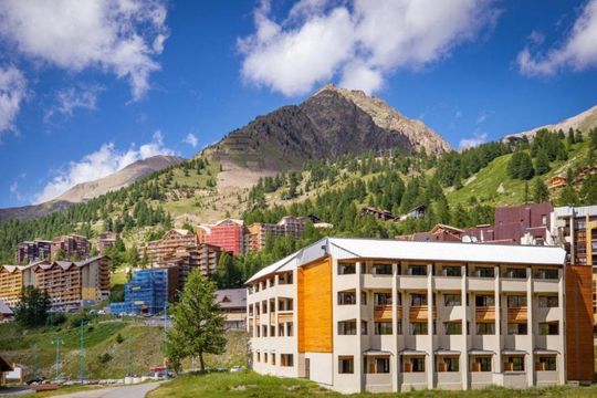 Sowell Residence New Chastillon - ISOLA