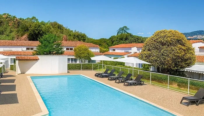 Zenitude Comfort Aparthotel Mandelieu - MANDELIEU LA NAPOULE
