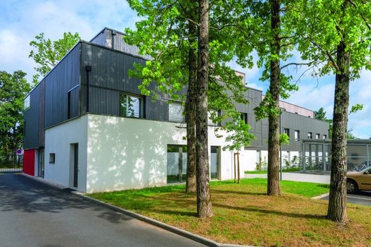 STUDENTLY - Les Arlézines - CARQUEFOU