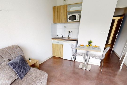 Studently Les Arlézines Carquefou - CARQUEFOU