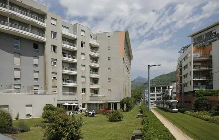 Les Estudines Marie Curie - GRENOBLE