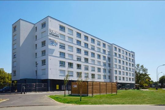 Étudiante Nemea Villeneuve Pont de Bois - VILLENEUVE D'ASCQ