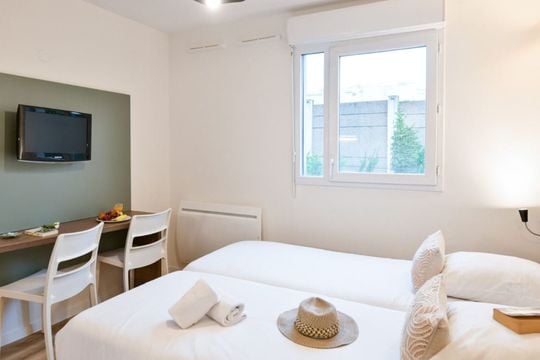 Comfort Aparthotel Versailles Saint-Cyr - SAINT CYR L'ECOLE
