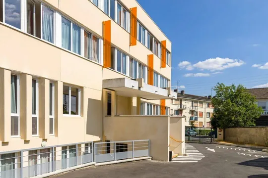 Studently Center Campus - MASSY