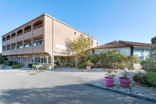 Colisée Les Jardins de Valtrede - CHATEAUNEUF LES MARTIGUES
