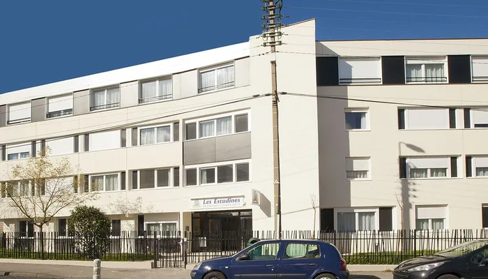 Les Estudines Les Cézeaux - CLERMONT FERRAND