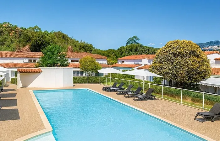 Zenitude Comfort Aparthotel Mandelieu - MANDELIEU LA NAPOULE