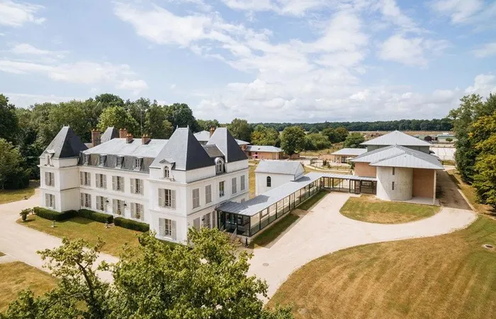 Domusvi Le Château de Montjay - BOMBON