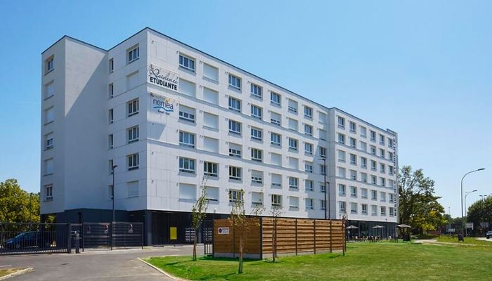 Étudiante Nemea Villeneuve Pont de Bois - VILLENEUVE D'ASCQ