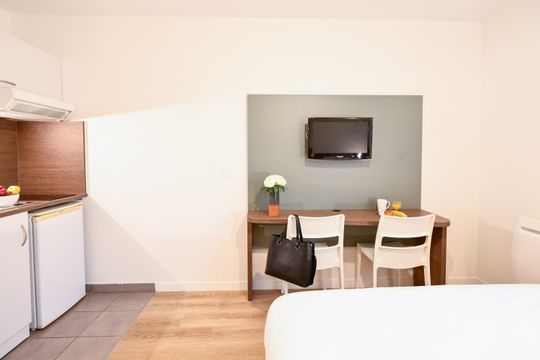 Comfort Aparthotel Versailles Saint-Cyr - SAINT CYR L'ECOLE