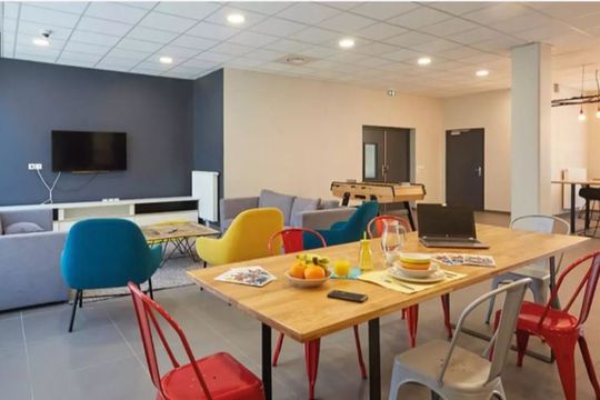 Étudiante Nemea Villeneuve Pont de Bois - VILLENEUVE D'ASCQ