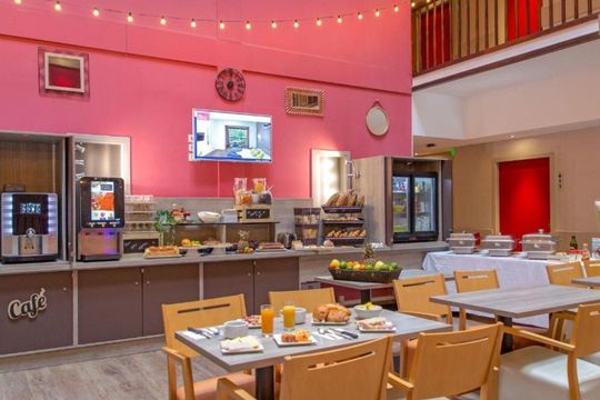 Sowell Residence New Chastillon - ISOLA