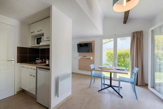 Zenitude Comfort Aparthotel Mandelieu - MANDELIEU LA NAPOULE