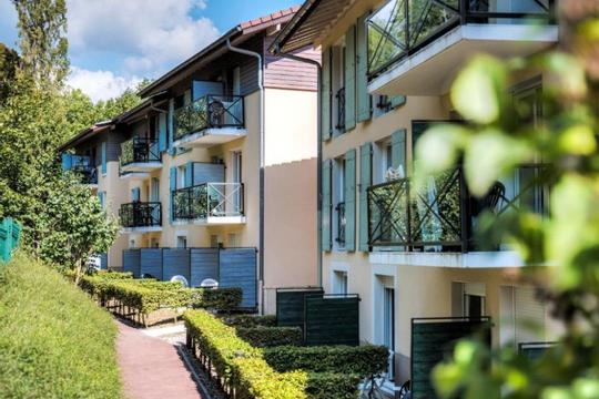 Zenitude Hôtel-Résidences L'Orée du Parc - DIVONNE LES BAINS