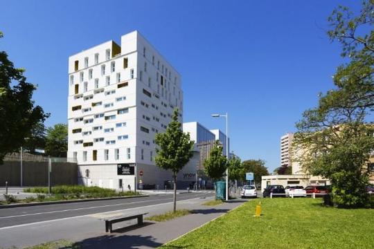 Étudiante Nemea Nanterre Campus - NANTERRE