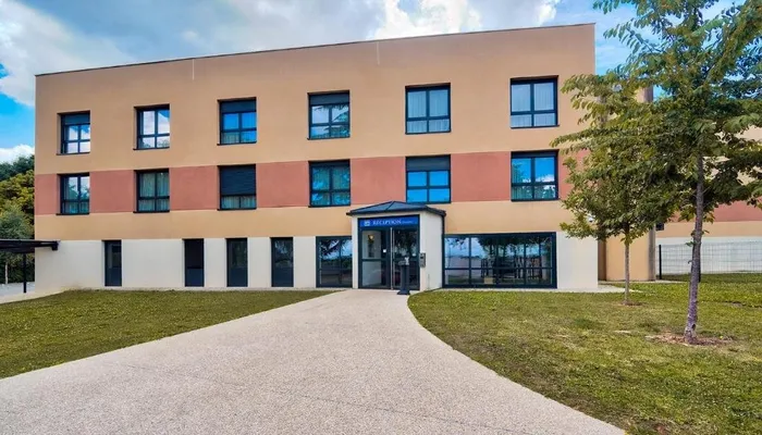 Zenitude Hotel-Résidences - Versailles - MAGNY LES HAMEAUX