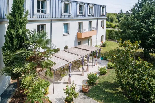 Domusvi Les Jardins de Longuiolles - VAUJOURS