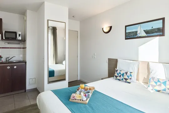 Comfort Aparthotel Versailles Saint-Cyr - SAINT CYR L'ECOLE