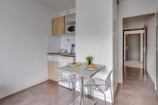 STUDENTLY - Les Arlézines - CARQUEFOU