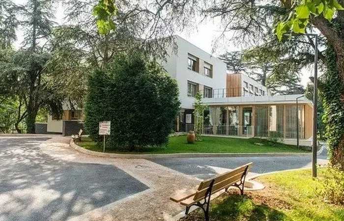 Colisée Residence Les Bains - SAINT PERAY