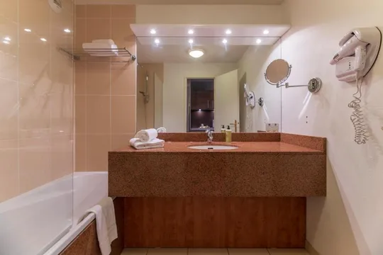 Cerise Bordeaux Mérignac Aéroport - MERIGNAC