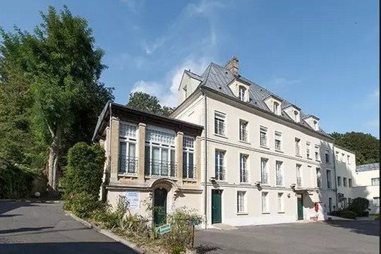 Colisee Résidence Le Manoir - BRAY ET LU