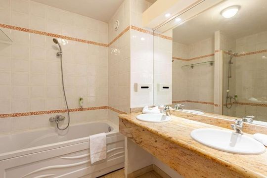 Residhotel Grand Avignon - VEDENE