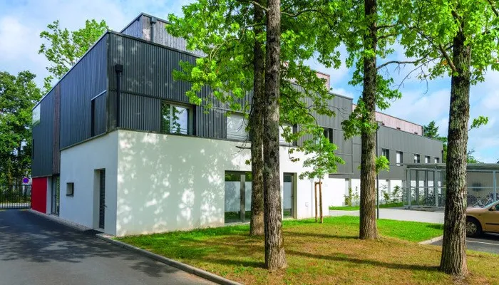 STUDENTLY - Les Arlézines - CARQUEFOU