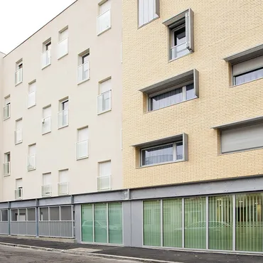 Etudiante Les estudines Arago - MONTREUIL