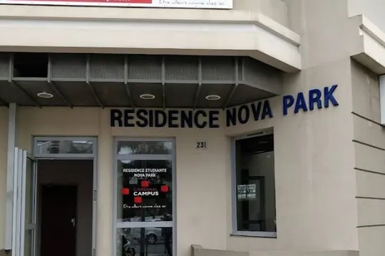 Cardinal Campus Nova Park Bron - BRON