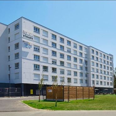 Étudiante Nemea Villeneuve Pont de Bois - VILLENEUVE D'ASCQ