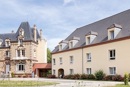 Colisée Château du Haut-Venay - SAINT LUBIN DES JONCHERETS