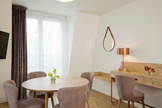 Residhome Puteaux La Defense - PARIS LA DEFENSE