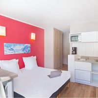 Sowell Residence New Chastillon - ISOLA